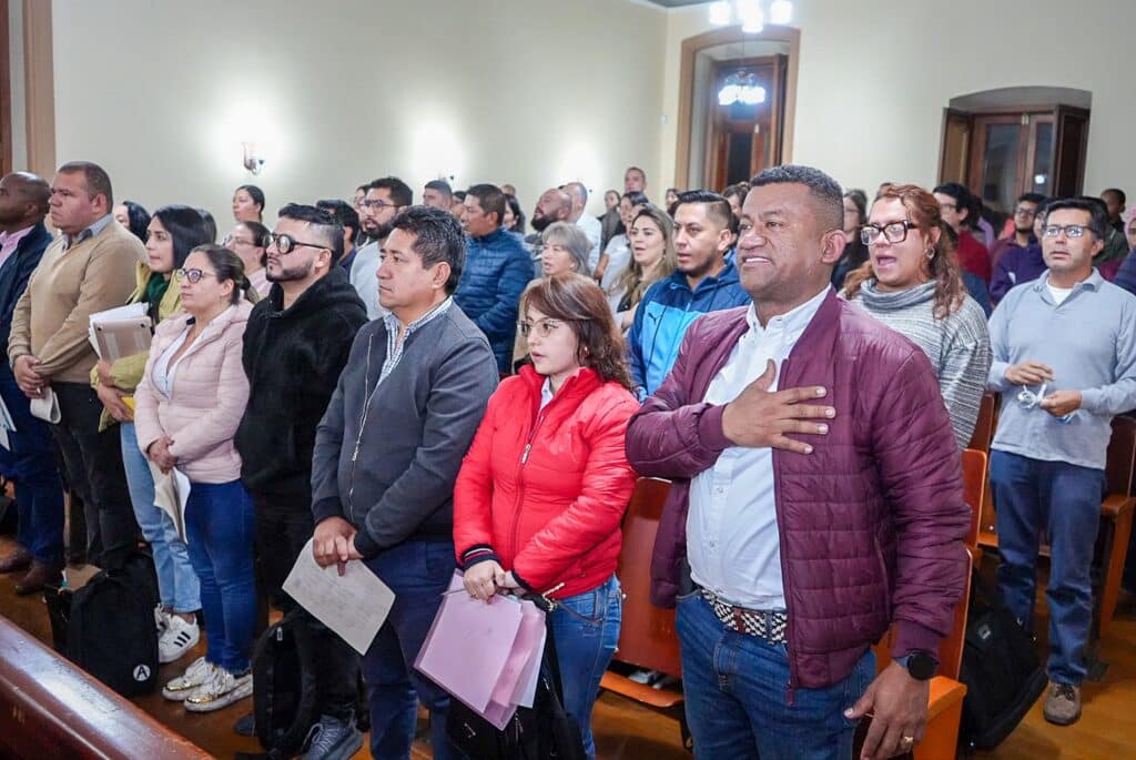 El mandatario agregó que este es un logro de las mujeres y colectivos feministas, con los cuales trabajará de manera articulada para impulsar la autonomía social, política y económica de las mujeres, además de reducir las cifras de violencia en su contra.